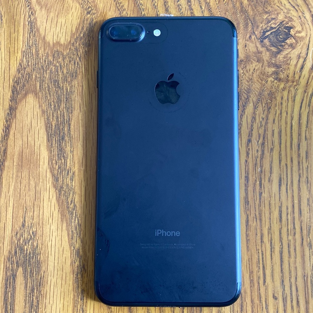 BLACK iPhone 7+ 128GB UNLOCKED GRADE C
